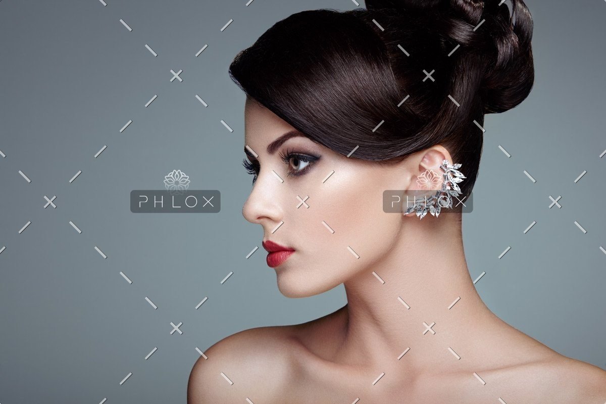 demo-attachment-130-fashion-portrait-of-young-beautiful-woman-with-PMFKBUZ